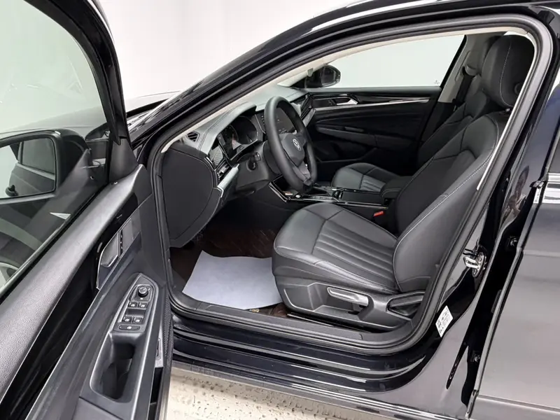 Volkswagen Passat PHEV 430 — фото 11