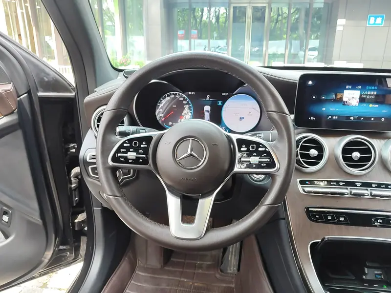 Mercedes-Benz GLC — фото 11