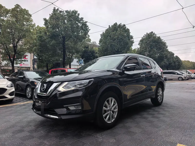 Nissan X-Trail — фото 1