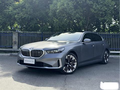 BMW i5
