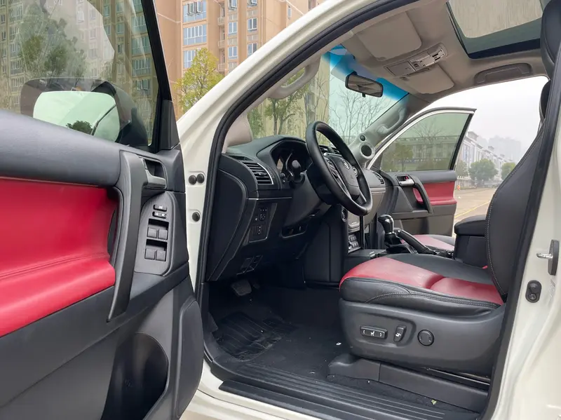 Toyota Prado — фото 13