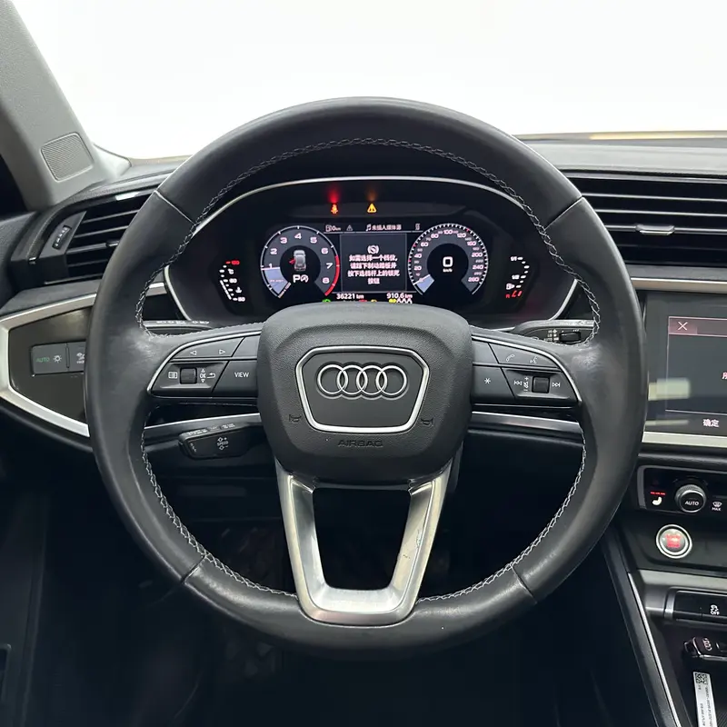 Audi Q3 — фото 11