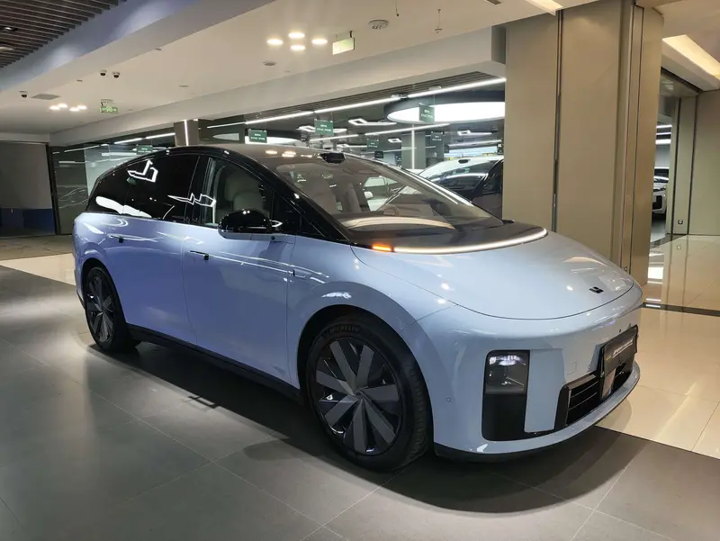 Lixiang i8 — фото 3