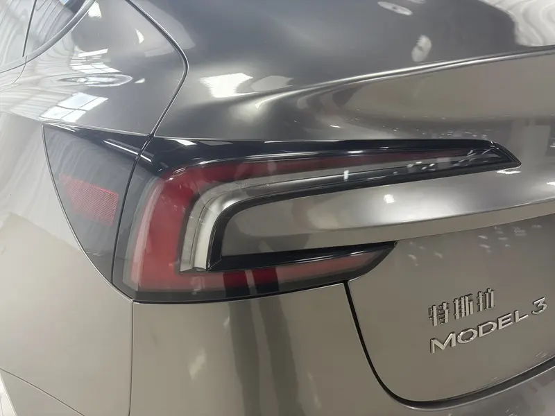 Tesla Model 3 — фото 10