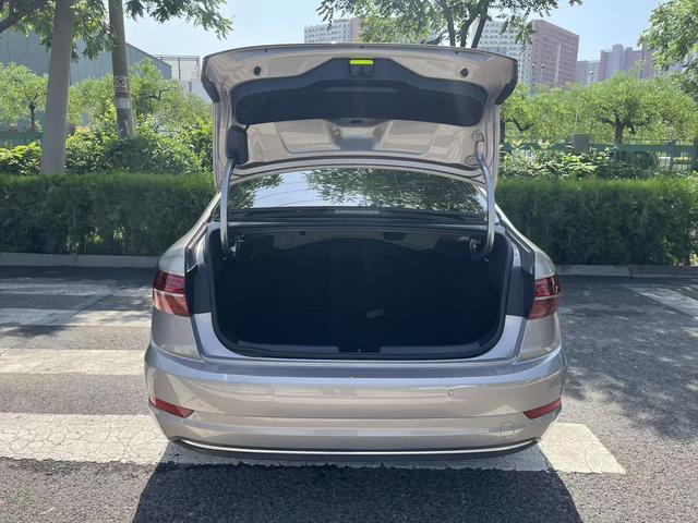 Volkswagen Sagitar id 4392021 из Китая 16