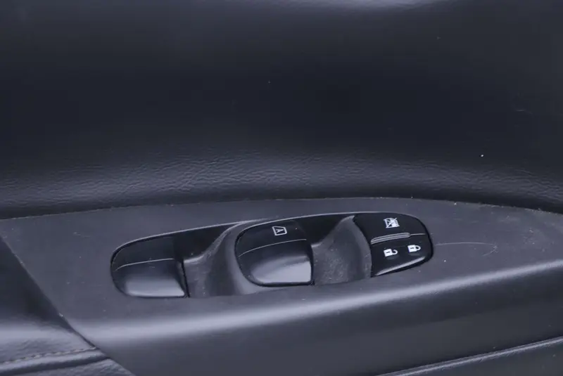 Nissan Sylphy 1.6 XL CVT Luxury — фото 12