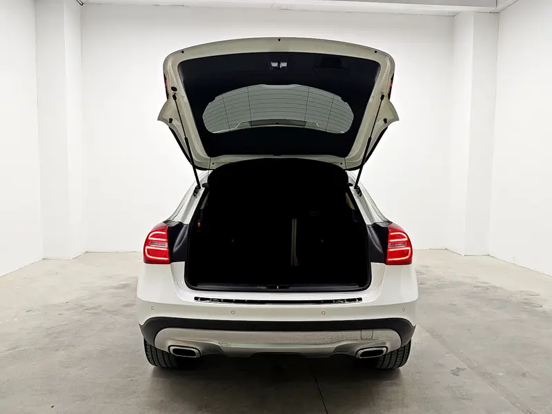 Mercedes-Benz GLA 200 — фото 20