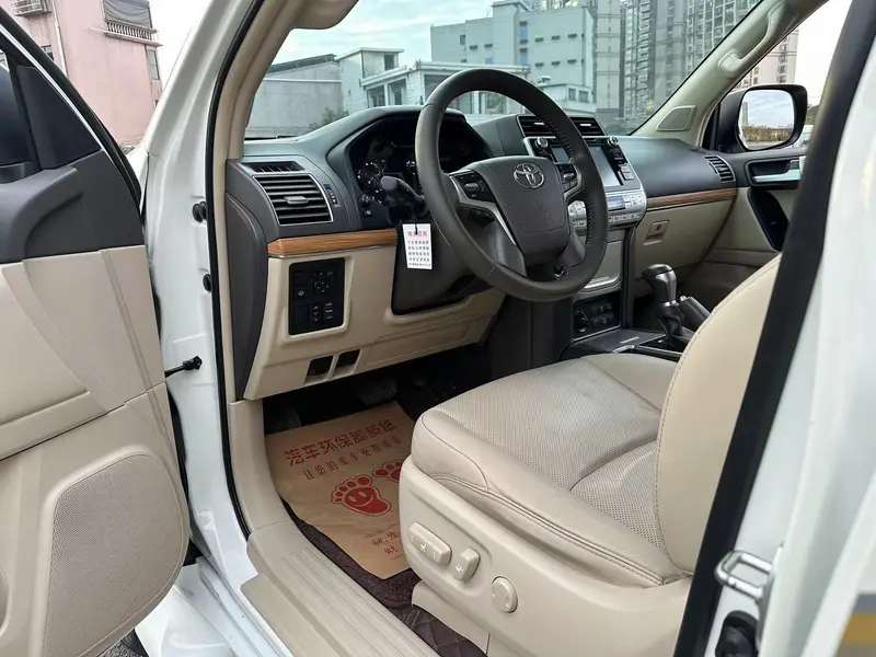 Toyota Prado — фото 15