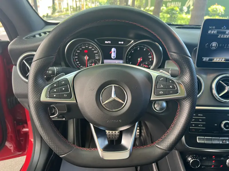 Mercedes-Benz CLA — фото 11