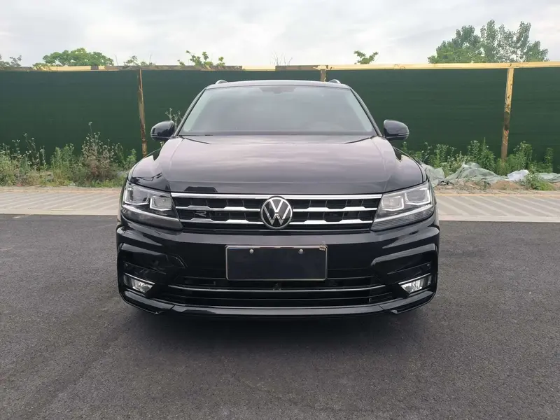 Volkswagen Tiguan L — фото 2