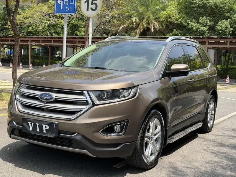 Ford Edge — фото 1