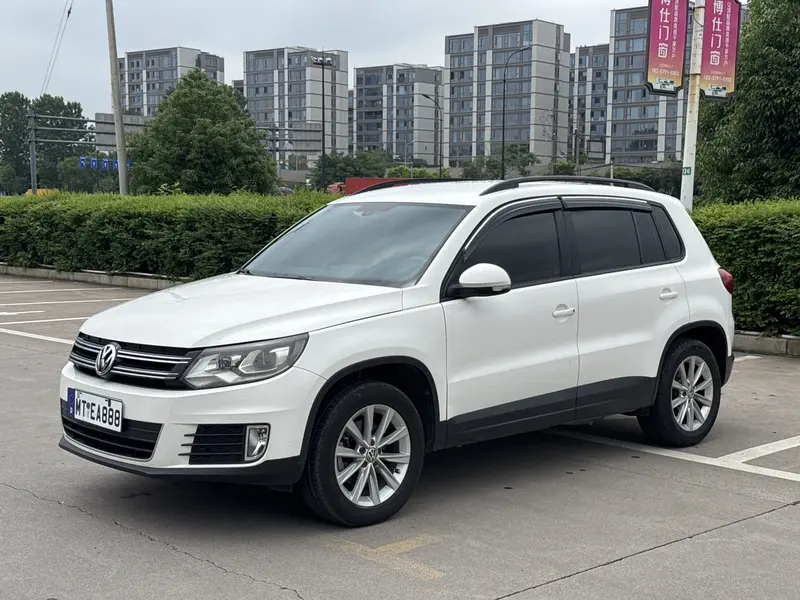 Volkswagen Tiguan — фото 1