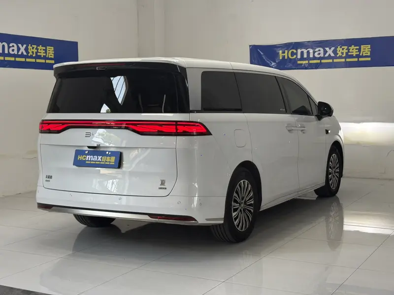 BYD Xia DM-i 180KM — фото 6