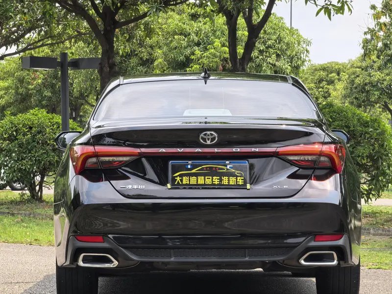 Toyota Avalon 2.0 L XLE Premium Plus — фото 4