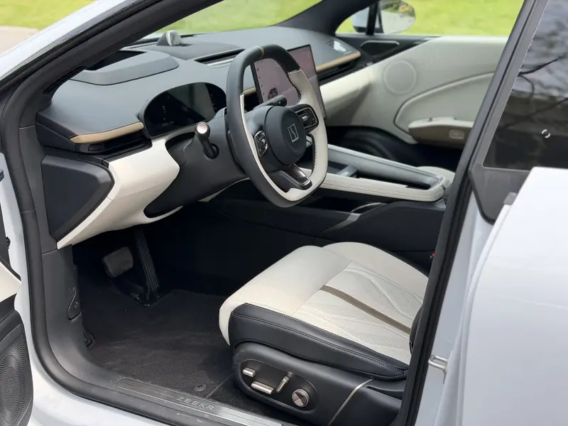 Zeekr 007 GT 4 WD 75k Wh — фото 10