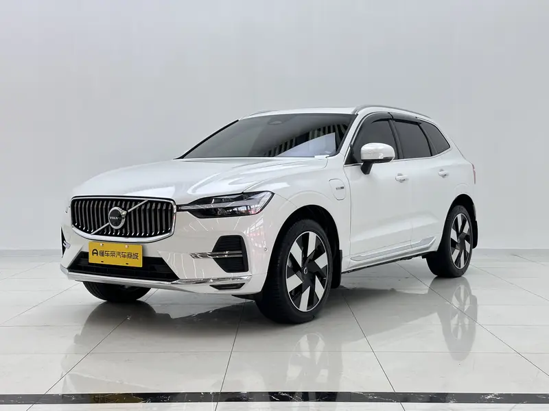 Volvo XC60 — фото 1