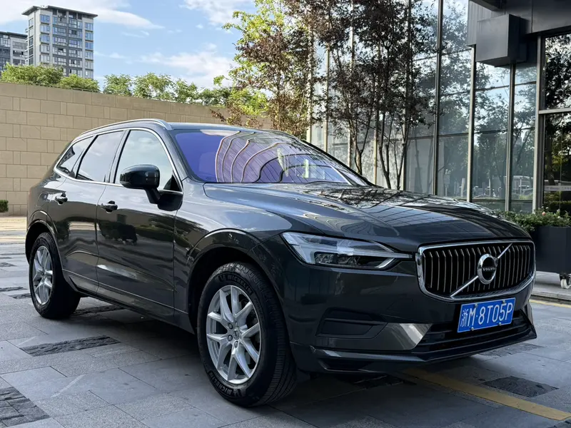Volvo XC60 T5 полный привод VI — фото 3