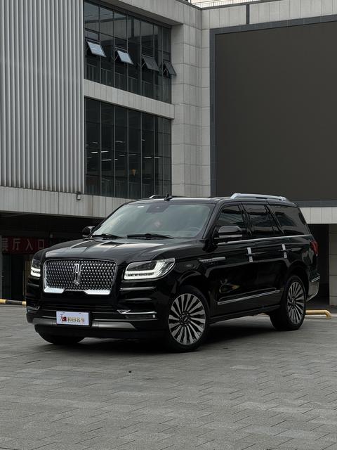 Lincoln Navigator