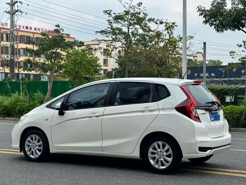 Honda Fit — фото 4