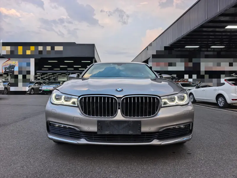 BMW 7 Series — фото 2