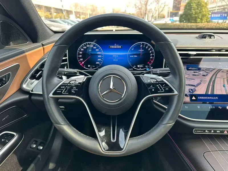Mercedes-Benz E-Class — фото 10