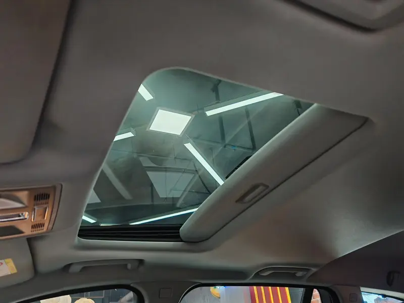 Jaguar XF — фото 18