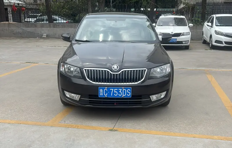 Skoda Octavia — фото 2
