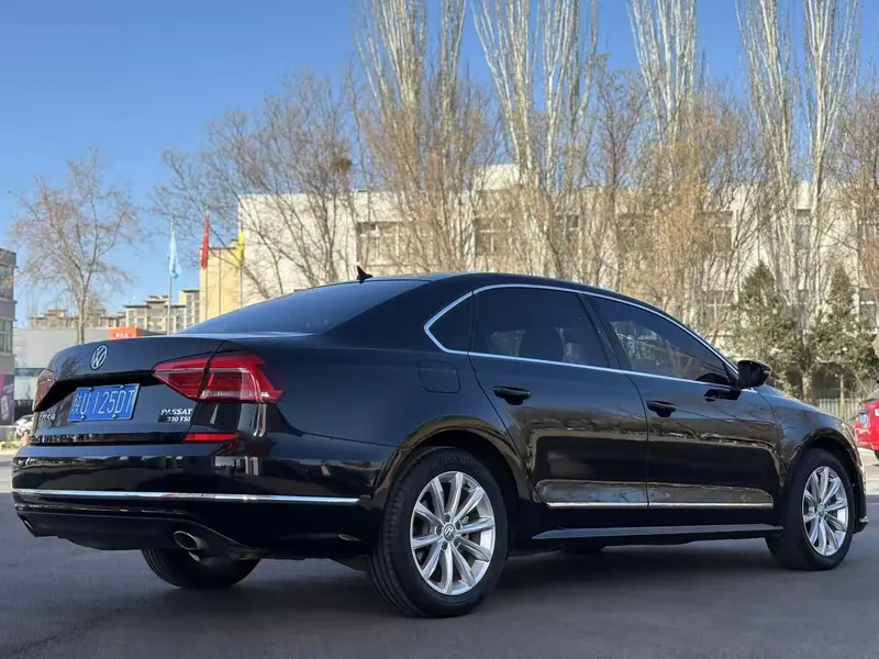 Volkswagen Passat — фото 6