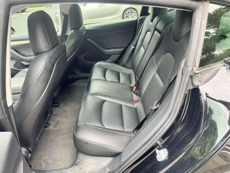 Tesla Model 3 — фото 13