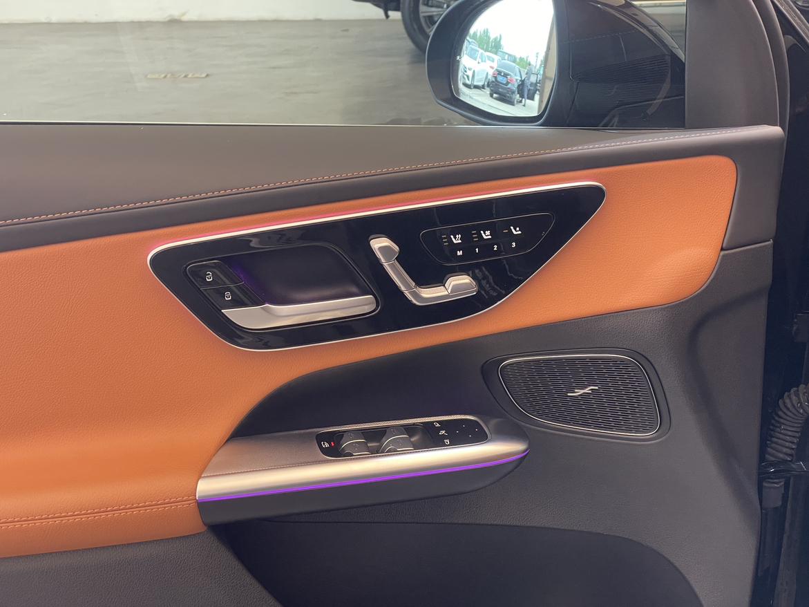 Mercedes-Benz GLC: фотография 7 из 16