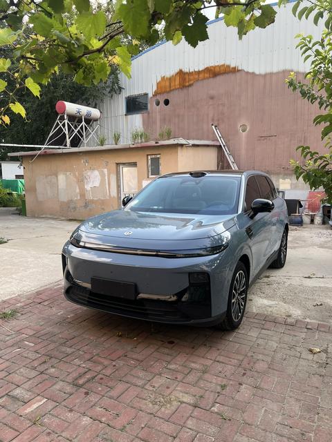 Leapmotor B10