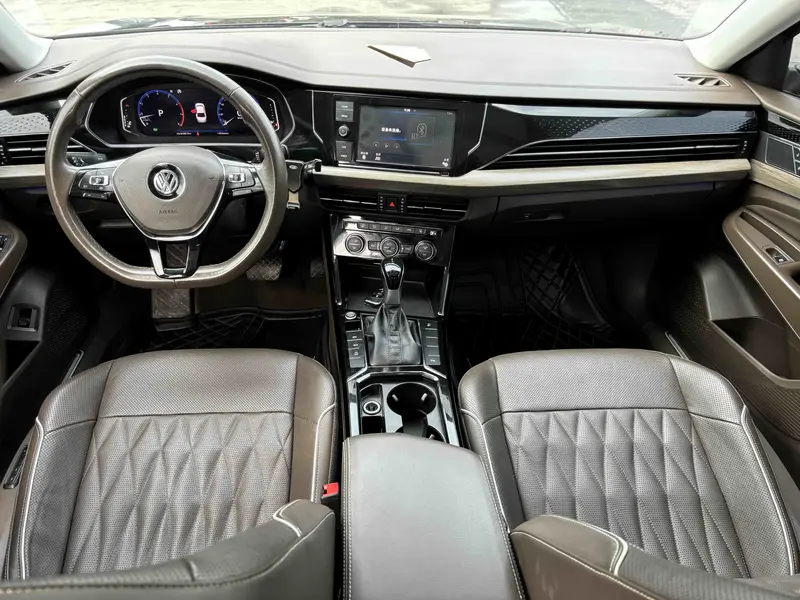 Volkswagen Passat — фото 7
