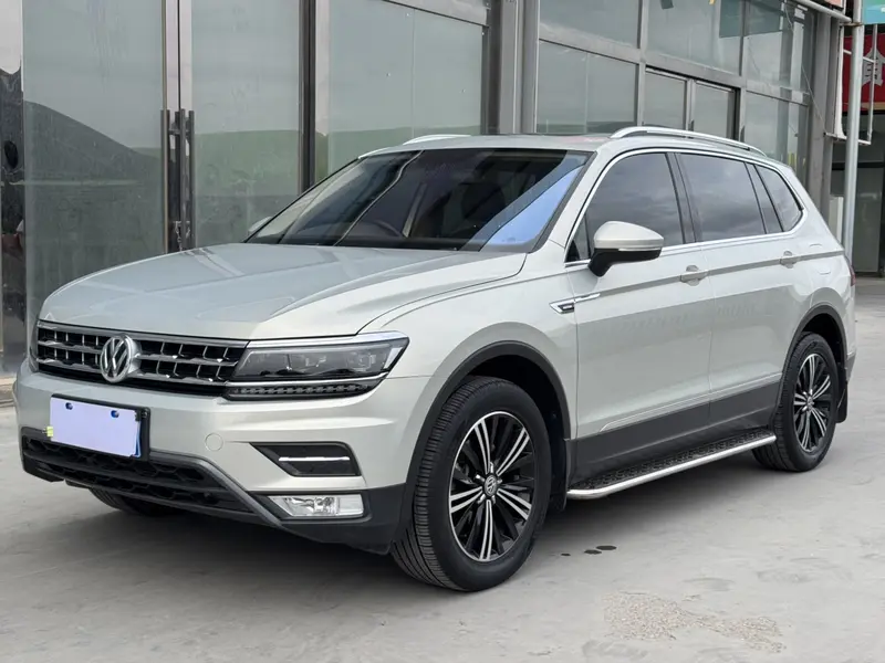 Volkswagen Tiguan L — фото 1