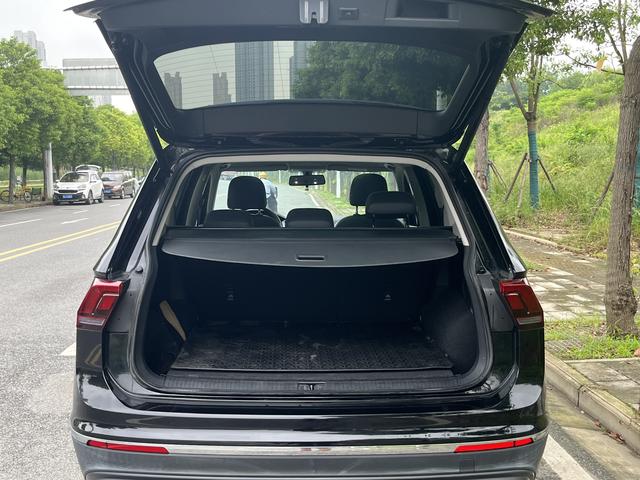 Volkswagen Tiguan L id 4387213 из Китая 9