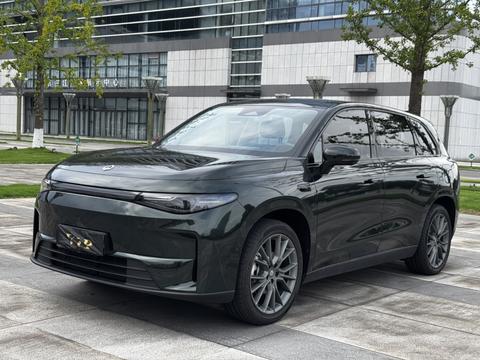 Leapmotor C10