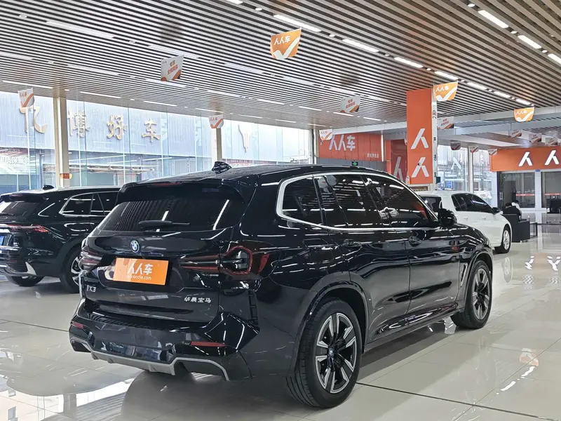 BMW iX3 продвинутая — фото 6