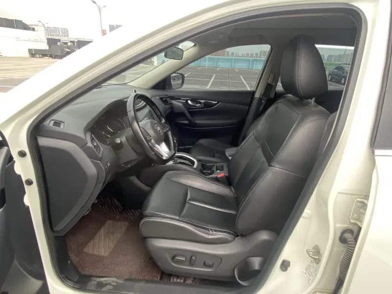 Nissan X-Trail 2.0 L XL Premium CVT 2 WDPremium Plus — фото 8