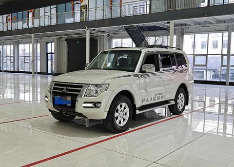 Mitsubishi Pajero (Import)