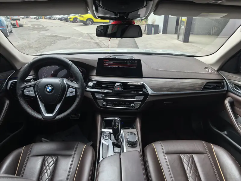BMW 5 Series — фото 6