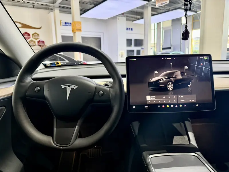 Tesla Model Y — фото 7