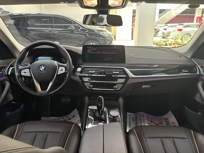 BMW 5 Series 525Li люкс-пакет — фото 12