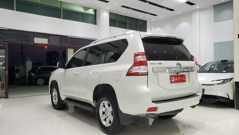 Toyota Prado — фото 5