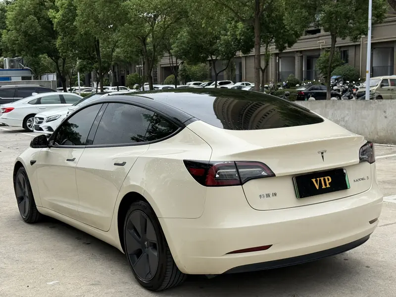 Tesla Model 3 — фото 4