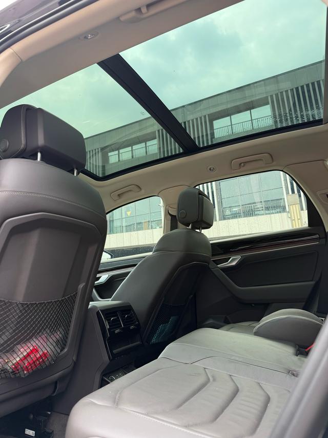 Volkswagen Touareg id 4392315 из Китая 9