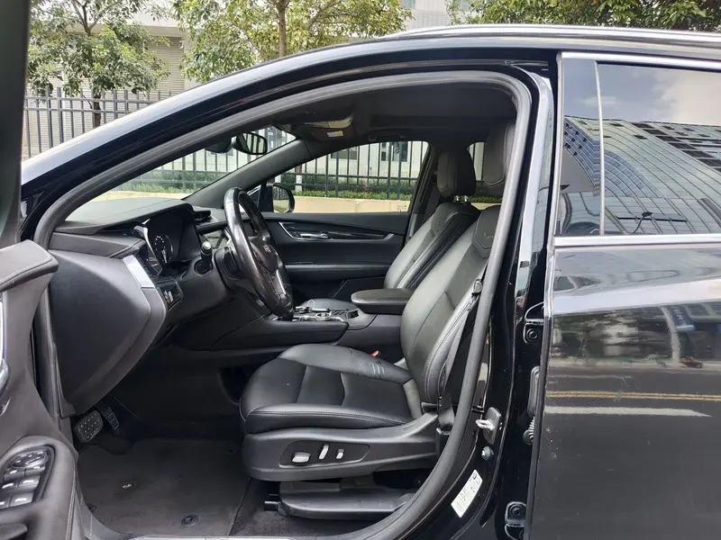 Cadillac XT5 — фото 16