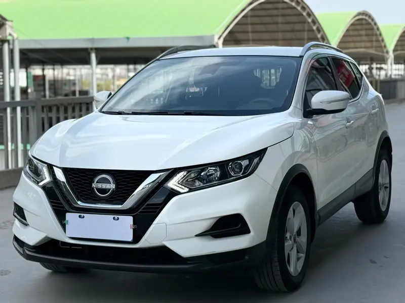 Nissan Qashqai — фото 1