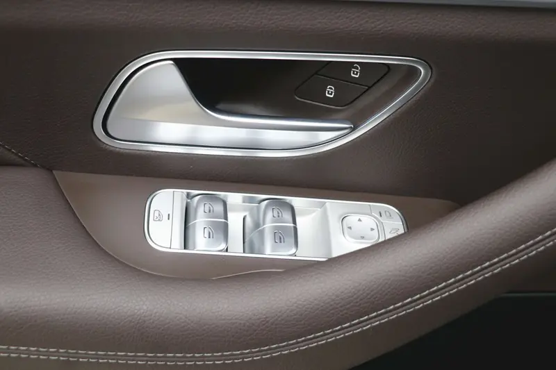 Mercedes-Benz GLS — фото 18