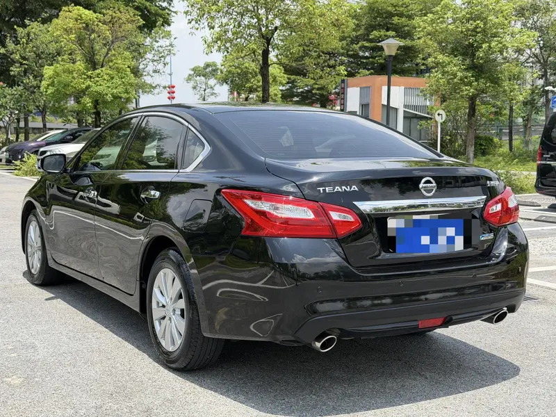 Nissan Teana 2.0L XL — фото 5