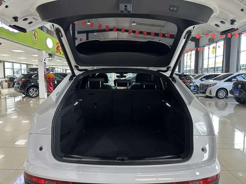Audi Q5L Sportback — фото 14