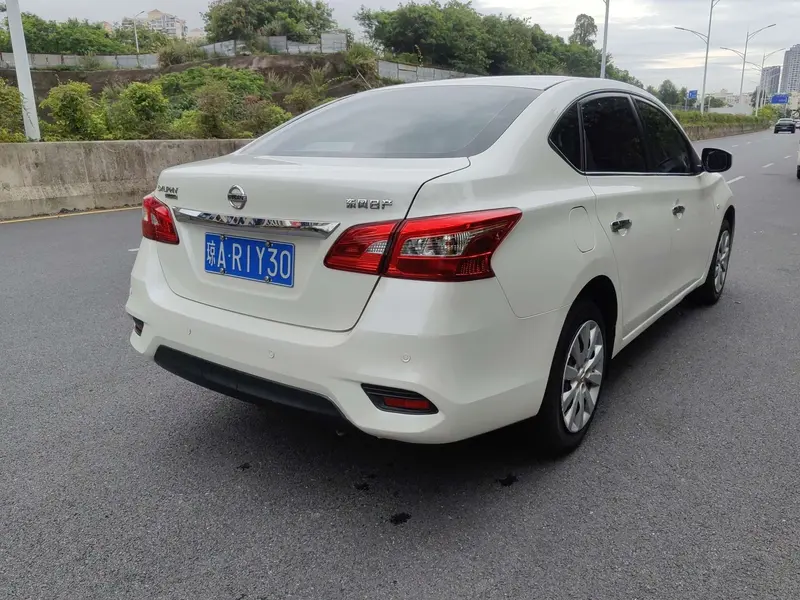 Nissan Sylphy 1.6 XE CVT комфорт — фото 7